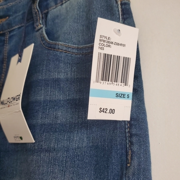 WALLFLOWER Women's/Juniors Blue Jeans Sz 5 Distressed NWT - Picture 6 of 10